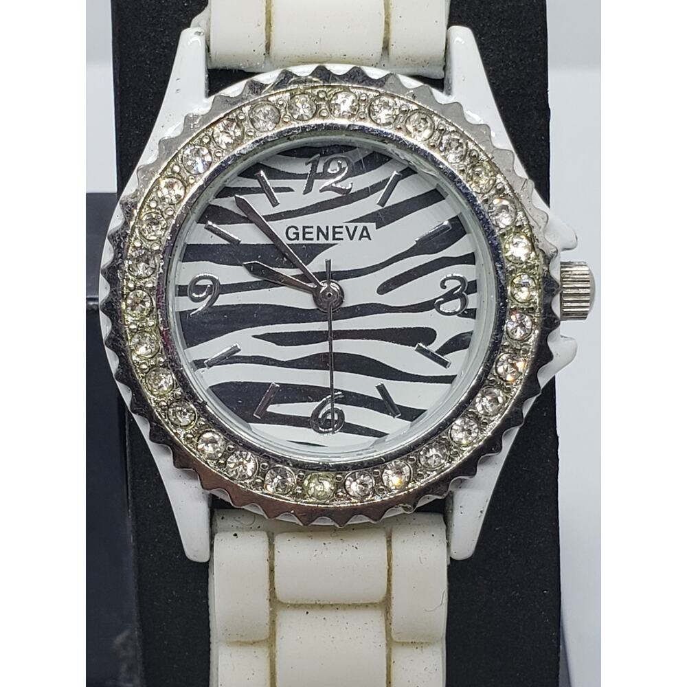 Women's Geneva watch, 10026Z. Black and white Zebra design on watch face